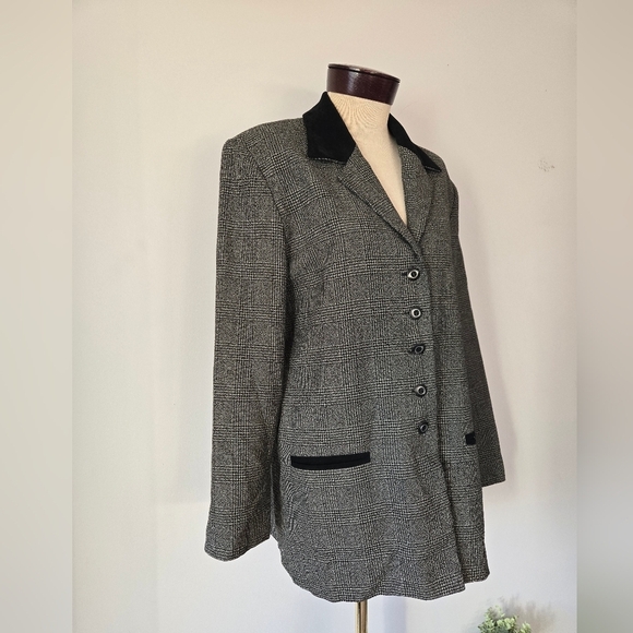 VIA MODA VINTAGE Gray Blazer with Notched Lapels and Tailored Style - Picture 2 of 11